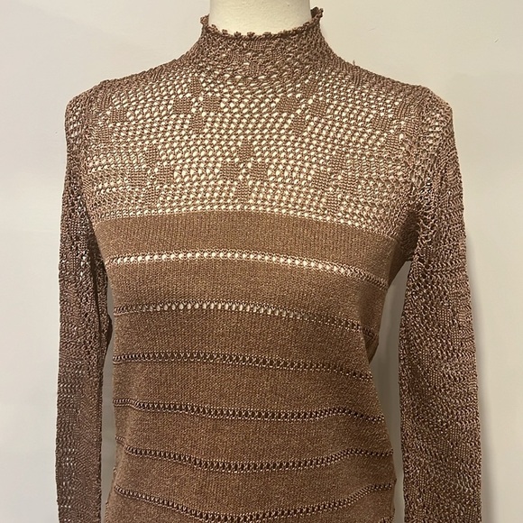 Hand knitted lace blouse with zipper and back, handmade handcrafted mastery - Picture 5 of 13